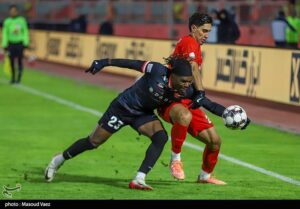 بررسی صحنه های داوری تراکتور - پرسپولیس از نگاه داوران بازی / گزارش تخلفات به کمیته انضباطی