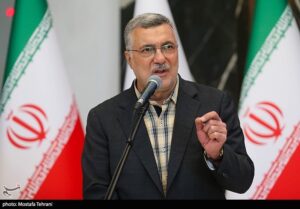 به ازای هر هزار نفر جمعیت ایران 2.5 پزشک داریم/ از امسال افزایش ظرفیت پزشکی را متوقف کنید