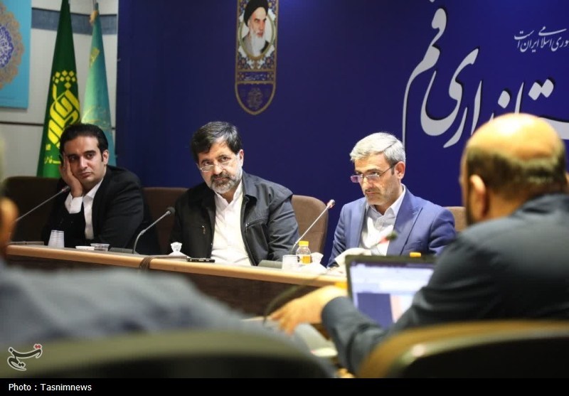 تاکید بر تسریع در تکمیل پروژه ها و ارتقای شاخص های استان قم
