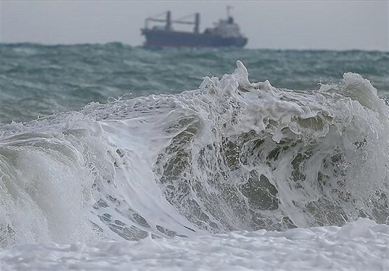 تردد دریایی به جزیره قشم متوقف شد