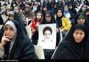 توجه داشته باشید زنان ایرانی وارثان حماسه فاطمی و مربیان نسل عاشورا هستند