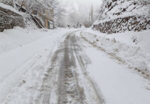 جاده های کوهستانی شاهرود زیر تیغه یخ؛ هشدار جدی به مسافران