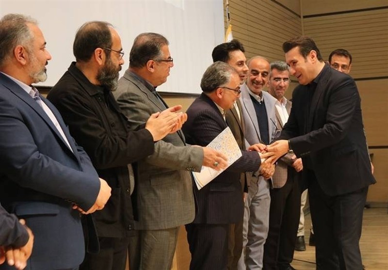 جشنواره شعر اوقات فراغت سمنان با حضور 200 اثر به کار خود پایان داد