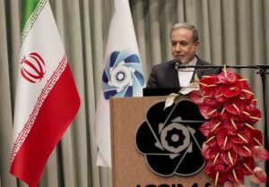 جنگ امروز در حوزه اقتصاد است. ما باید موانع داخلی را حل کنیم