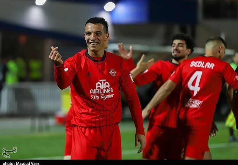 حسین زاده: دو نیمه تقسیم کردیم تا بازی را ببریم/ هر چه دارم برای اسکوچیچ می دهم