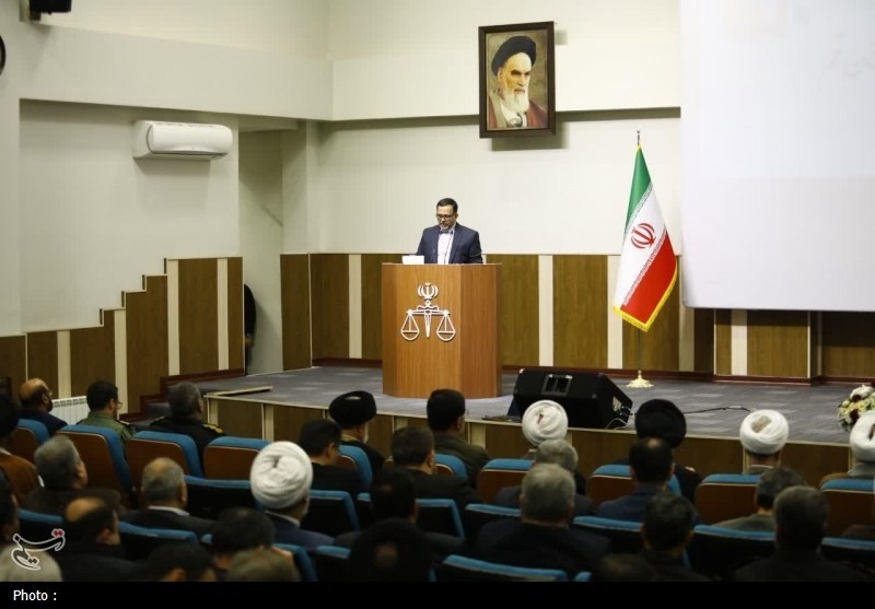 حفظ حقوق مردم و مبارزه با فساد در راس برنامه ها قرار دارد