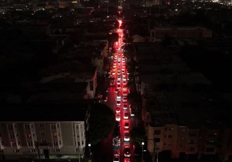 خاموشی های گسترده در آمریکا باعث ترافیک سنگین شد