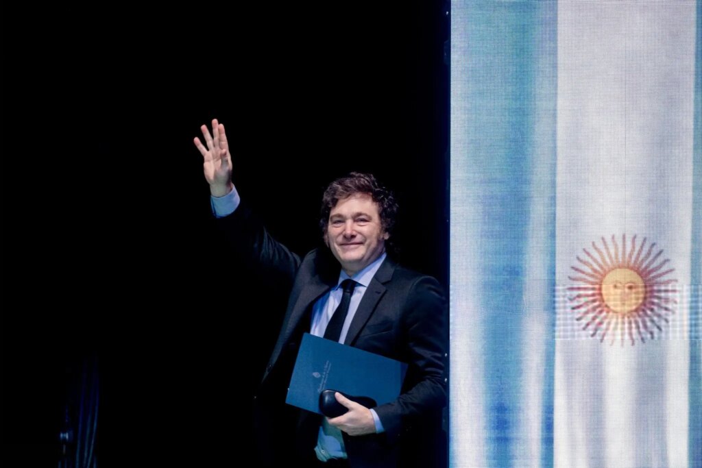 خاویر میلی پزو را آزادتر می کند