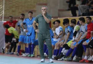 خبیری: بهشتی سازه در لیگ برتر می ماند/ به هواداران اطمینان می دهم!