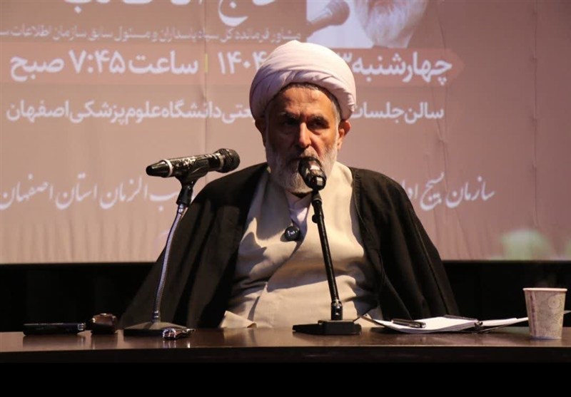 دشمن از جنگ ناامید شده و به دنبال ایجاد دوگانگی در درون است