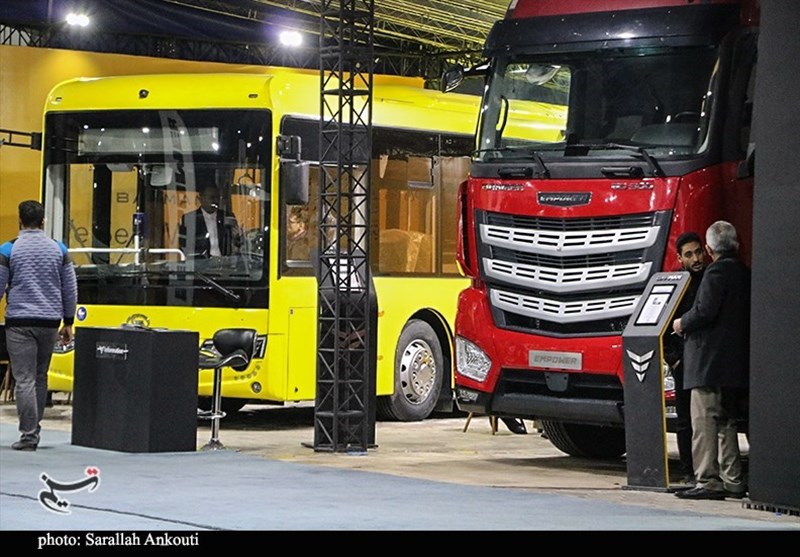 رونمایی از جدیدترین محصولات خودروهای سنگین در نمایشگاه بین المللی اراک