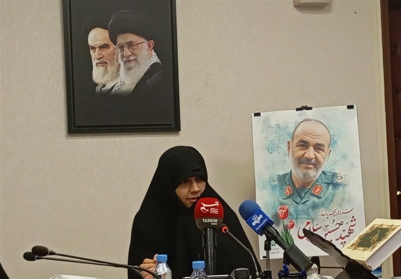 زن، محور اصلی تمدن و تاریخ سازی ایران؛ نگاه کلان و راهبردی رهبر انقلاب