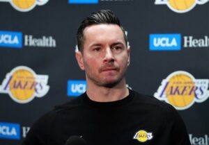 سرمربی لیکرز: واقعا افتضاح بودیم/ تمرینات سخت در راه است!