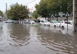 سیل در شهرک صنعتی درود/ماشین آلات جاری شد