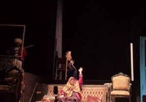 "غم های مادربزرگ"؛ نمایشی کوتاه که سکوت و تنهایی سالمندان را فریاد می زند