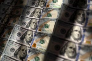 قیمت دلار امروز سه شنبه 17 آذر/ افزایش قیمت + جدول