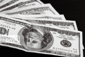 قیمت روز دلار/ دلار 125هزار تومانی شد + جدول