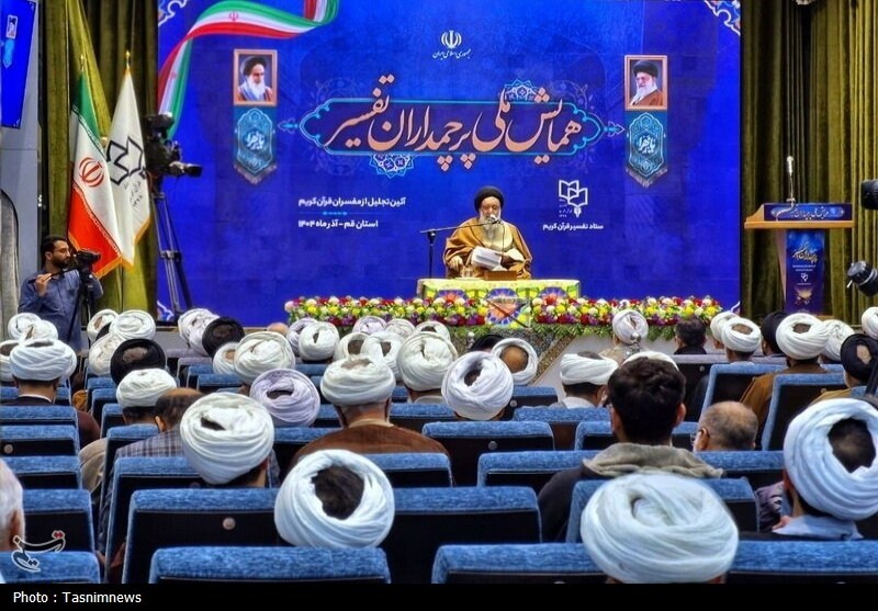 نهضت تفسیر قرآن باید راه اندازی شود