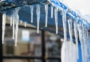 هشدار هواشناسی کاشان در خصوص کاهش دید و لغزندگی جاده ها