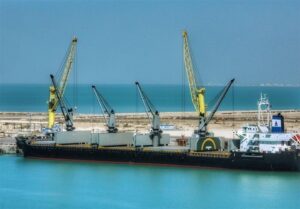 ورود کشتی 3000 تنی گندم به بندر نوشهر