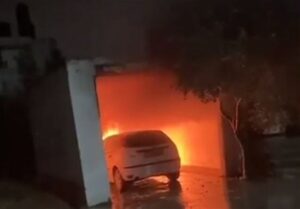 کشتار شهرک نشینان صهیونیست و آتش زدن خودروهای فلسطینی در فیلم