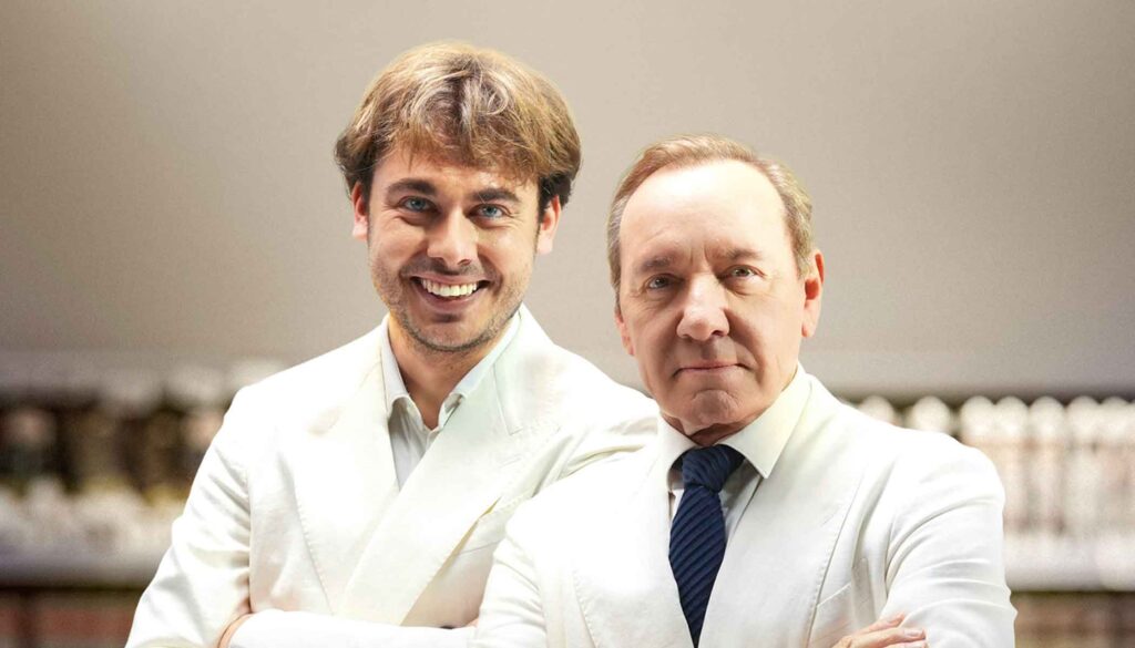 کوین اسپیسی با سریال Minimarket به تلویزیون برمی‌گردد - گیمفا