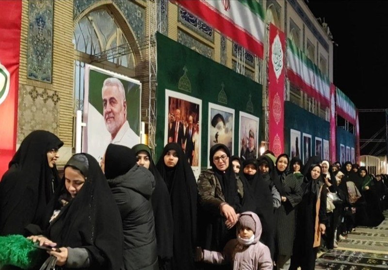 صف عشق سر مزار حاج قاسم; روایت محبت مردم