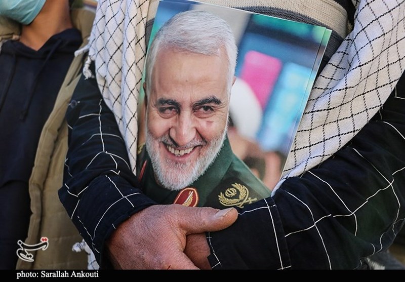 حاج قاسم در یک کلام روایت دلهای داغدار در گلزار شهدای کرمان