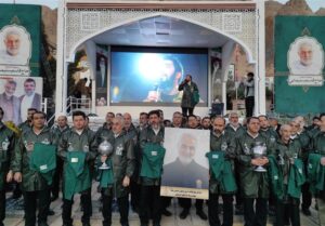 حضور خادمان حرم امام رضا (ع) بر سر مزار امیرالقلوب