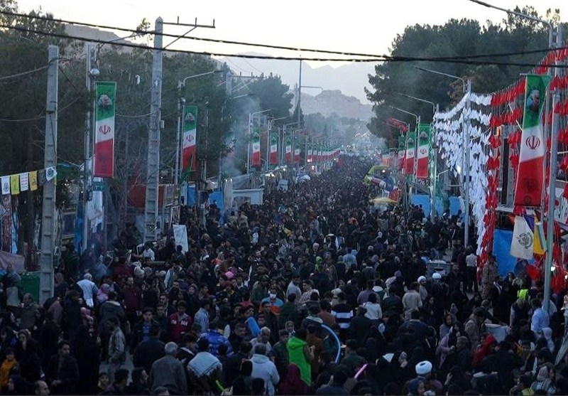 حرکت سیل عاشقان به سمت آرامگاه حاج قاسم