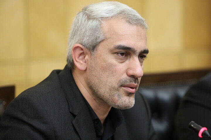 وزیر اقتصاد: دولت زمان دریافت تسهیلات بانکی را به ۴۵ روز کاهش می‌دهد