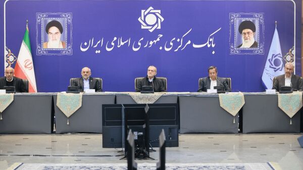 حضور پزشکیان در بانک مرکزی برای کارگروه بهبود معیشت مردم