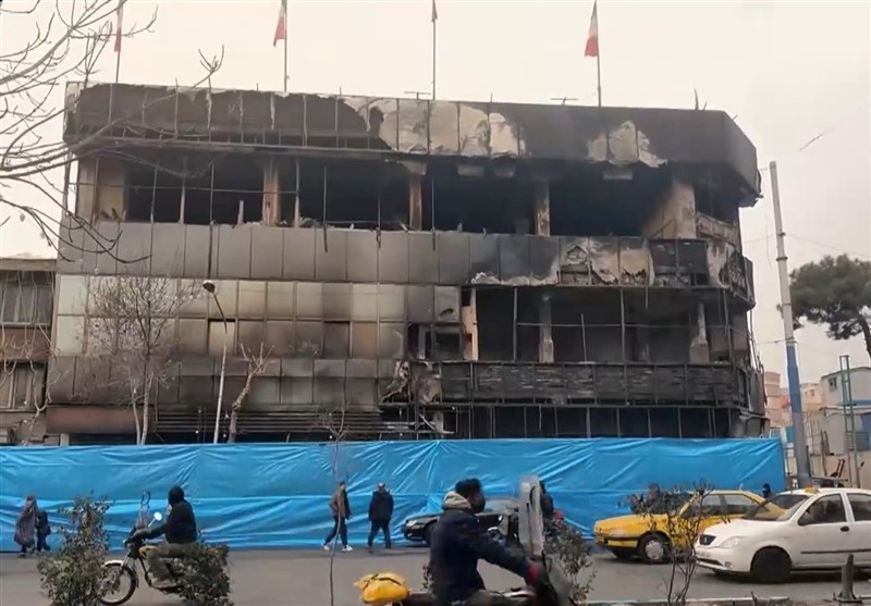 آشوبگران حسینیه موج الحسین را به آتش کشیدند