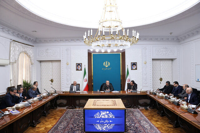 رفع مشکل نقدینگی صنایع و تولیدی‌ها در دستور کار است