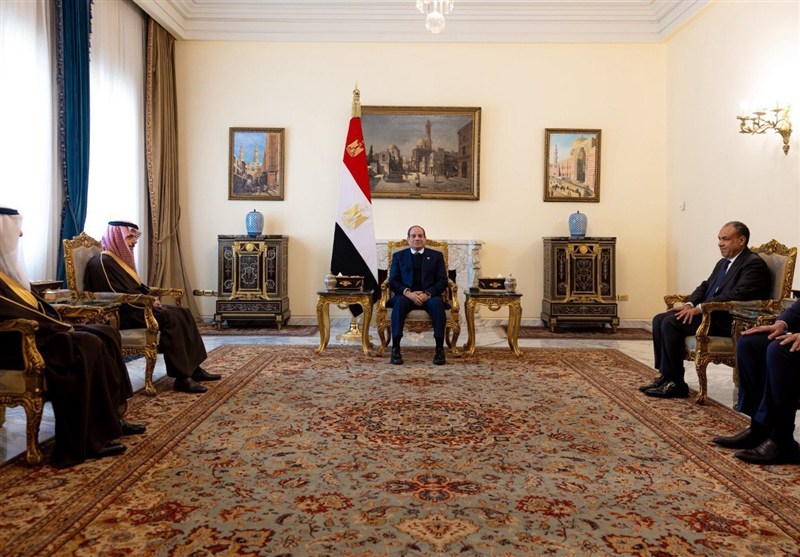 سفر وزیر خارجه عربستان به قاهره/ تاکید بر هماهنگی مواضع  در بحران‌های
