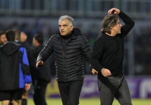 طاهری: مگر می‌شود ساپینتو از بازیکنی بخواهد کم‌فروشی کند؟!