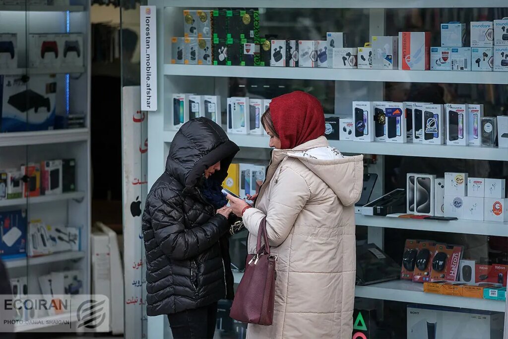 هشدار برای خریداران گوشی و لپ تاپ/ برای قیمت های بالا آماده باشید