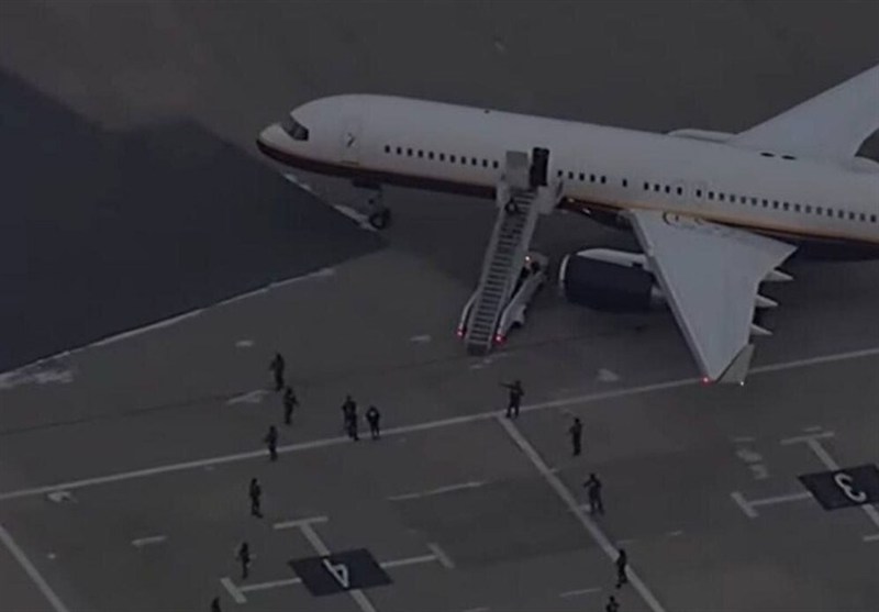 هواپیمای حامل مادورو در نیویورک فرود آمد