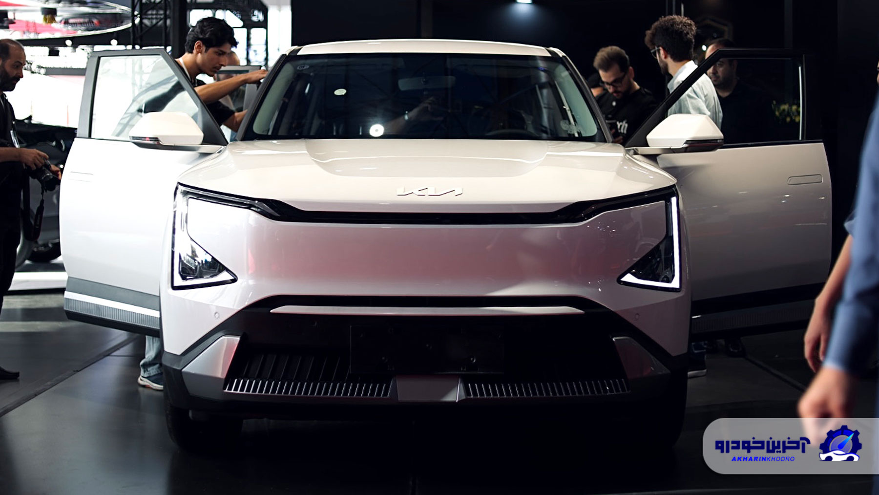 کراس اوور برقی کیا با چه امکاناتی در ایران عرضه می شود؟ نگاهی به آپشن های KIA EV5