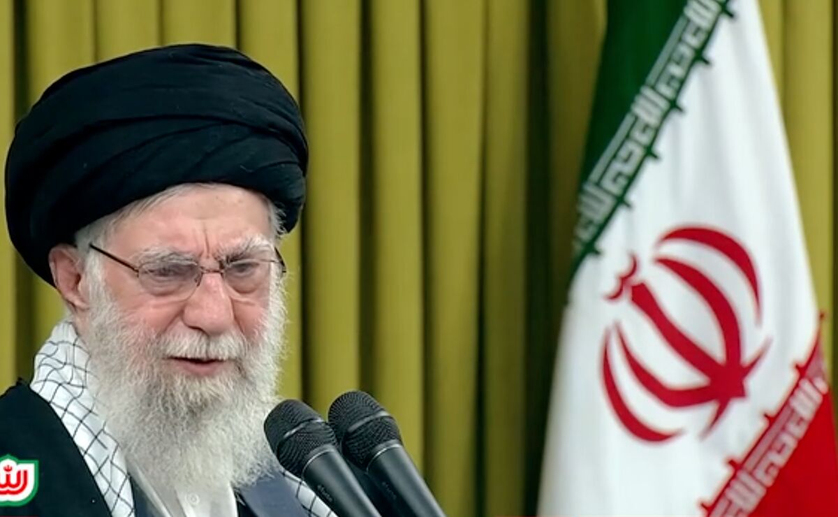 آمریکا می‌خواهد ایران را ببلعد، ملت رشید ایران مانع است