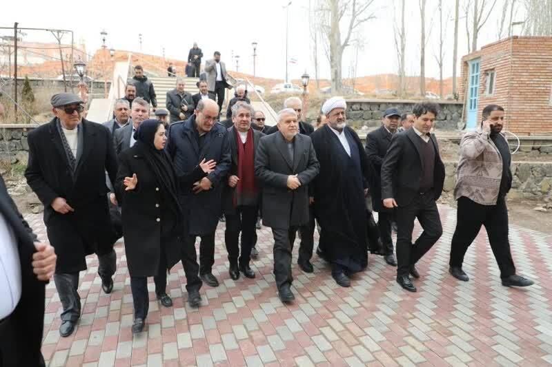 وزیر میراث فرهنگی یک و نیم همت به توسعه گردشگری اردبیل اختصاص داد
