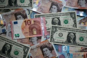 قیمت دلار و سایر ارزها ۲۵ بهمن ۱۴۰۴