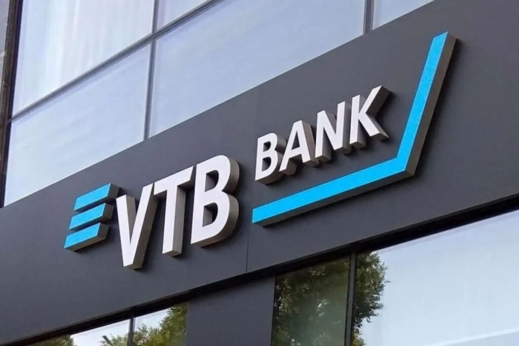 بانک VTB روسیه در صفِ طولانی تهران؛ چرا مجوز یک شعبه می‌تواند بازی مالی ایران را عوض کند؟