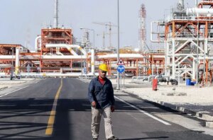 ادامه اعتصاب کارگران در اعتراض به شرایط کار