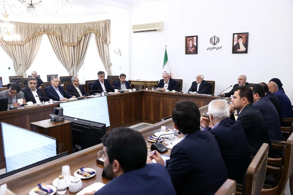 تورم نهادی و توهم فرماندهی؛ اقتصاد ایران چگونه به زمین خواهد خورد؟