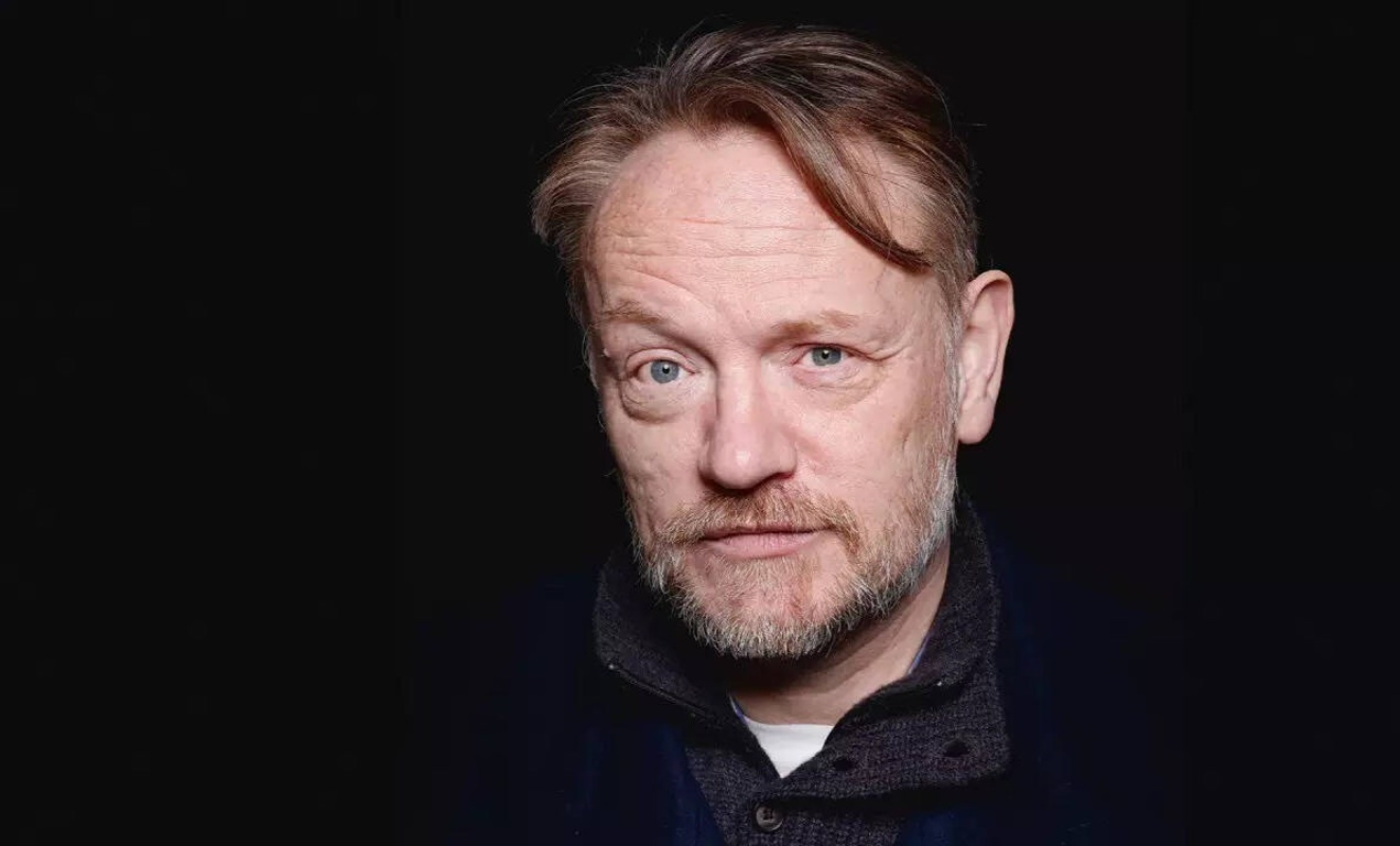 جرد هریس به لئوناردو دی‌کاپریو و جنیفر لارنس در فیلم What Happens at Night  پیوست