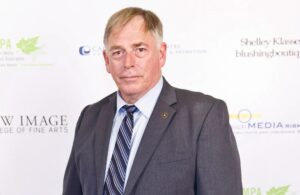 صداپیشه‌ی شخصیت آپتیموس پرایم سرطان را شکست داد