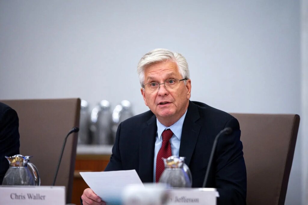 ضربه یا خط کاهش نرخ بهره فدرال رزرو