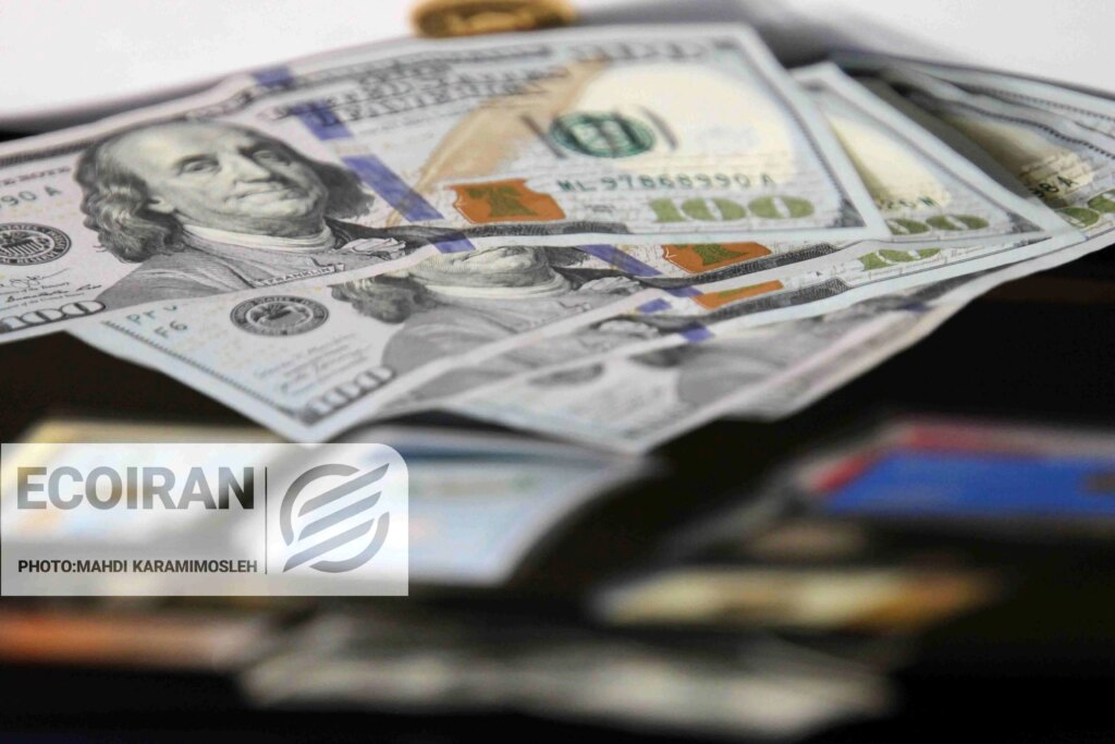 قیمت دلار امروز یک شنبه 12 بهمن/ کاهش قیمت + جدول