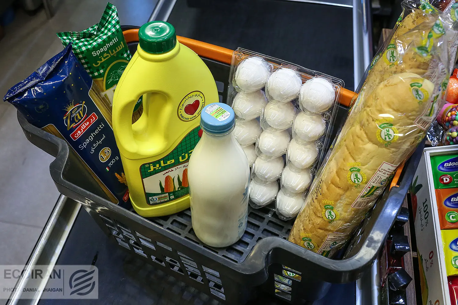 قیمت کالاهای اساسی در ماه مبارک رمضان/گران نخرید